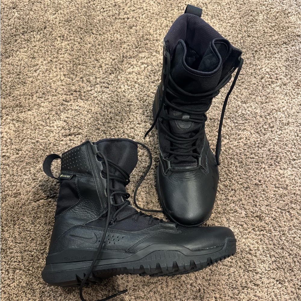Nike Black Athletic Shoes